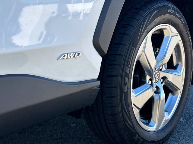 Used 2021 Toyota RAV4 XLE Premium AWD/4WD image 15