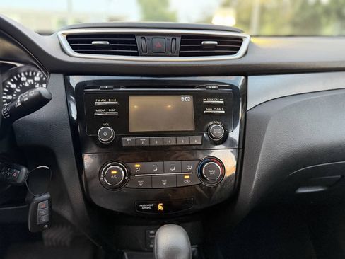 Used 2016 Nissan Rogue S w/ Appearance Package FWD image 17