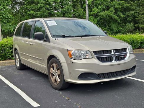 Used 2016 Dodge Grand Caravan SE w/ Quick Order Package 29E SE FWD image 1
