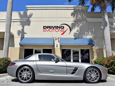 Used 2011 Mercedes-Benz SLS AMG Coupe image 18