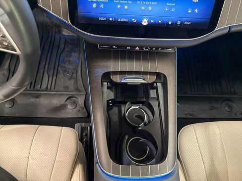 Used 2025 Mercedes-Benz E 350 4MATIC Sedan image 18