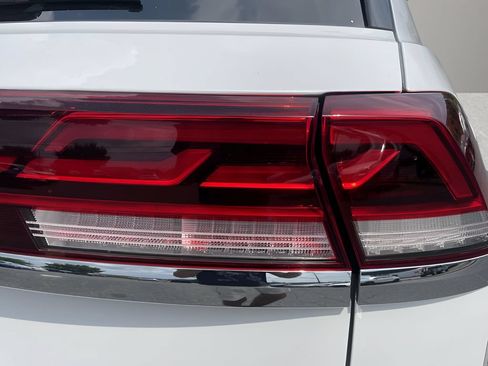 Used 2024 Volkswagen Atlas Cross Sport SEL AWD/4WD image 11