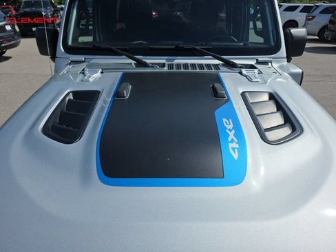 Used 2022 Jeep Wrangler Unlimited Rubicon 4xe AWD/4WD image 38