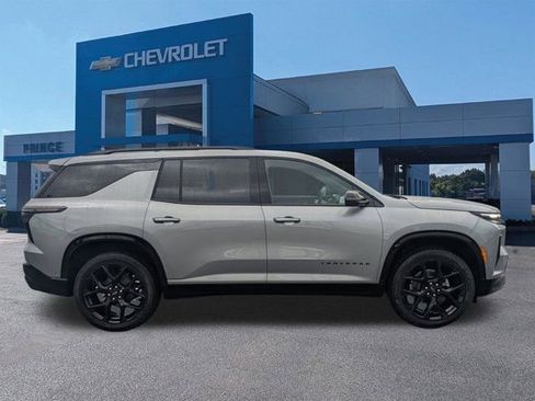 New 2026 Chevrolet Traverse RS w/ LPO, Floor Liner Package image 2