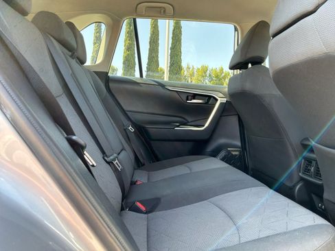 Used 2021 Toyota RAV4 XLE FWD image 19