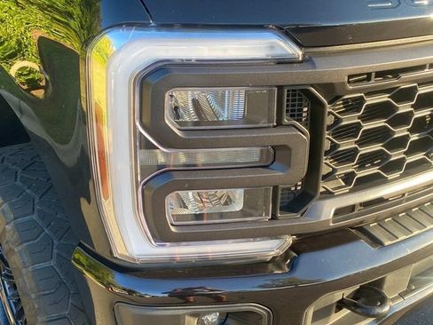 Used 2024 Ford F250 Lariat w/ Sport Appearance Package AWD/4WD image 3