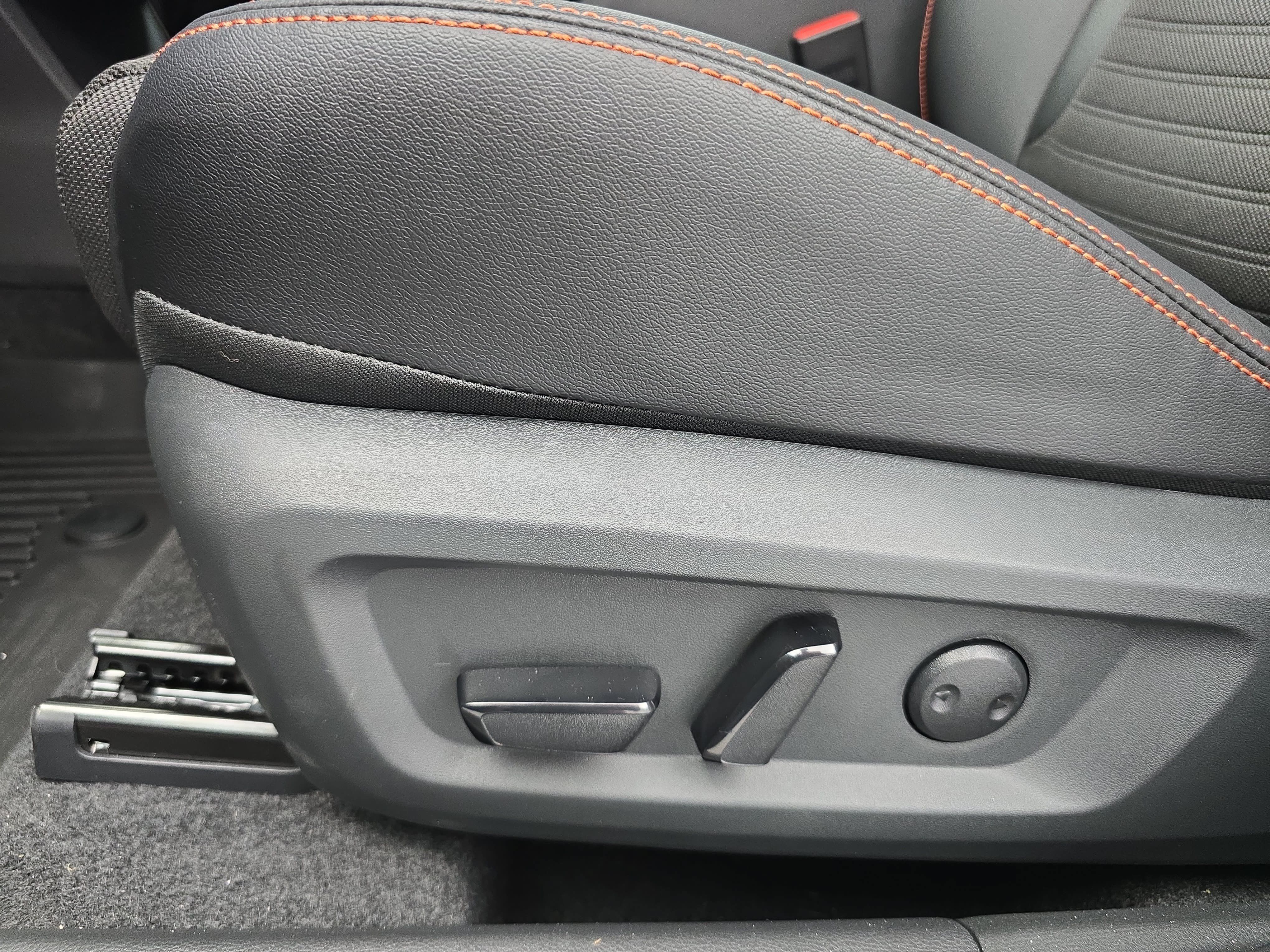 Used 2026 Nissan Rogue SV AWD/4WD image 28