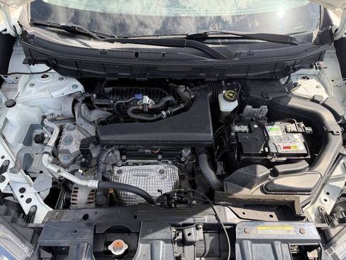 Used 2019 Nissan Rogue SV w/ Sun & Sound Touring Package FWD image 8
