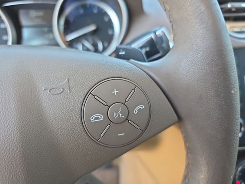 Used 2011 Mercedes-Benz GL 450 4MATIC image 19