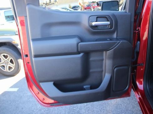 Used 2021 Chevrolet Silverado 1500 LT w/ Convenience Package II image 21