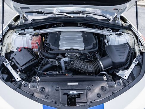 Used 2017 Chevrolet Camaro SS RWD image 23