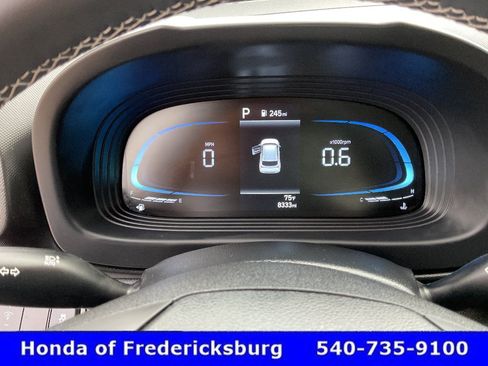Used 2025 Hyundai Venue Limited FWD image 28