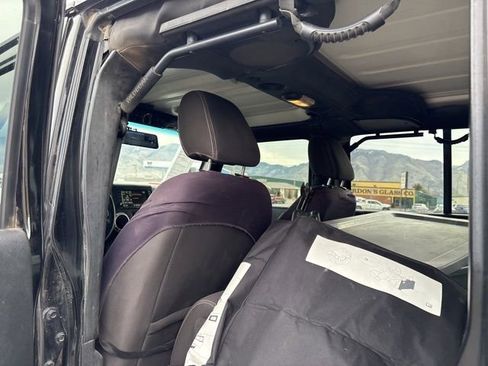 Used 2018 Jeep Wrangler Unlimited Sahara image 20