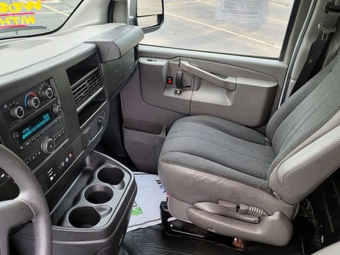 Used 2019 GMC Savana 2500 w/ Driver Convenience Package RWD image 24