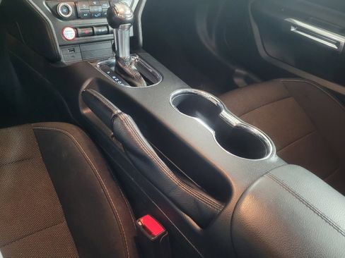 Used 2017 Ford Mustang Coupe RWD image 26
