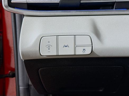 Used 2021 Hyundai Elantra Limited image 9