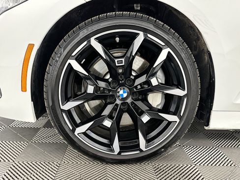 Used 2025 BMW 330i xDrive Sedan w/ M Sport Package AWD/4WD image 36