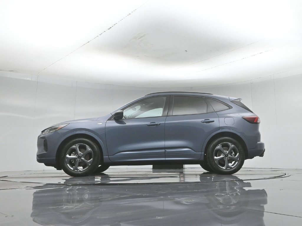 Used 2024 Ford Escape ST-Line w/ Tech Pack #1 FWD image 7
