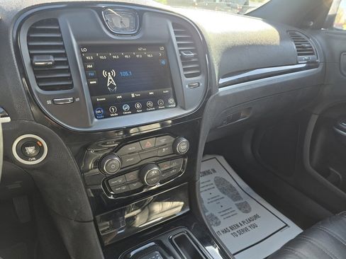 Used 2019 Chrysler 300 S image 14