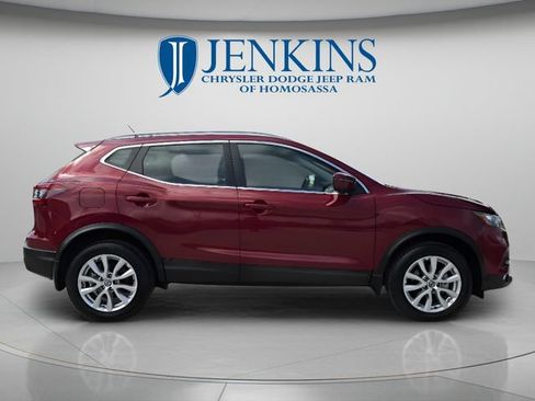 Used 2022 Nissan Rogue Sport SV w/ Technology Package FWD image 2