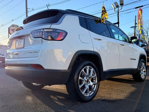 Used 2025 Jeep Compass Limited image 9