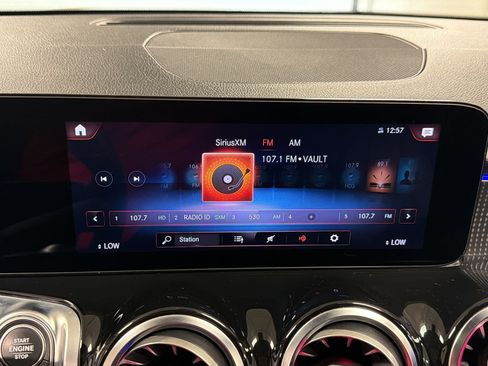 Used 2022 Mercedes-Benz GLB 250 image 28