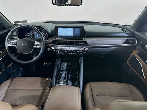 Used 2022 Kia Telluride SX w/ SX Prestige Package image 14