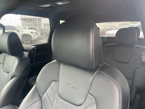 Used 2025 Kia Telluride AWD image 20
