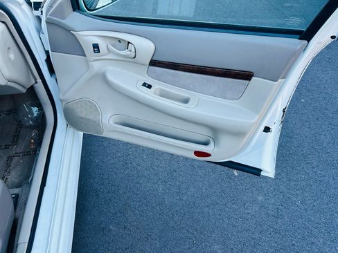 Used 2002 Chevrolet Impala LS image 25