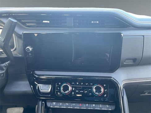 Used 2026 GMC Sierra 2500 AT4X image 11