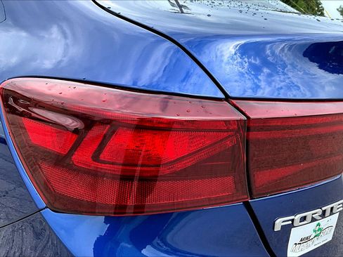 Used 2023 Kia Forte LXS image 27