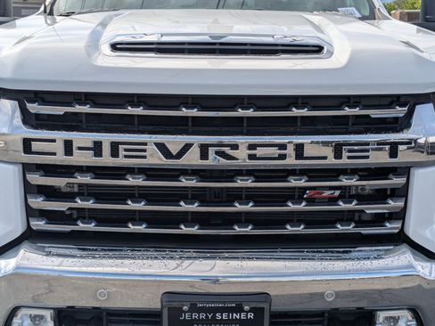 Used 2020 Chevrolet Silverado 3500 LTZ AWD/4WD image 9