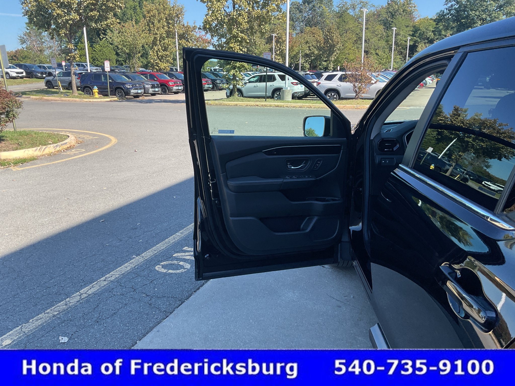 Used 2025 Honda Pilot EX-L image 9