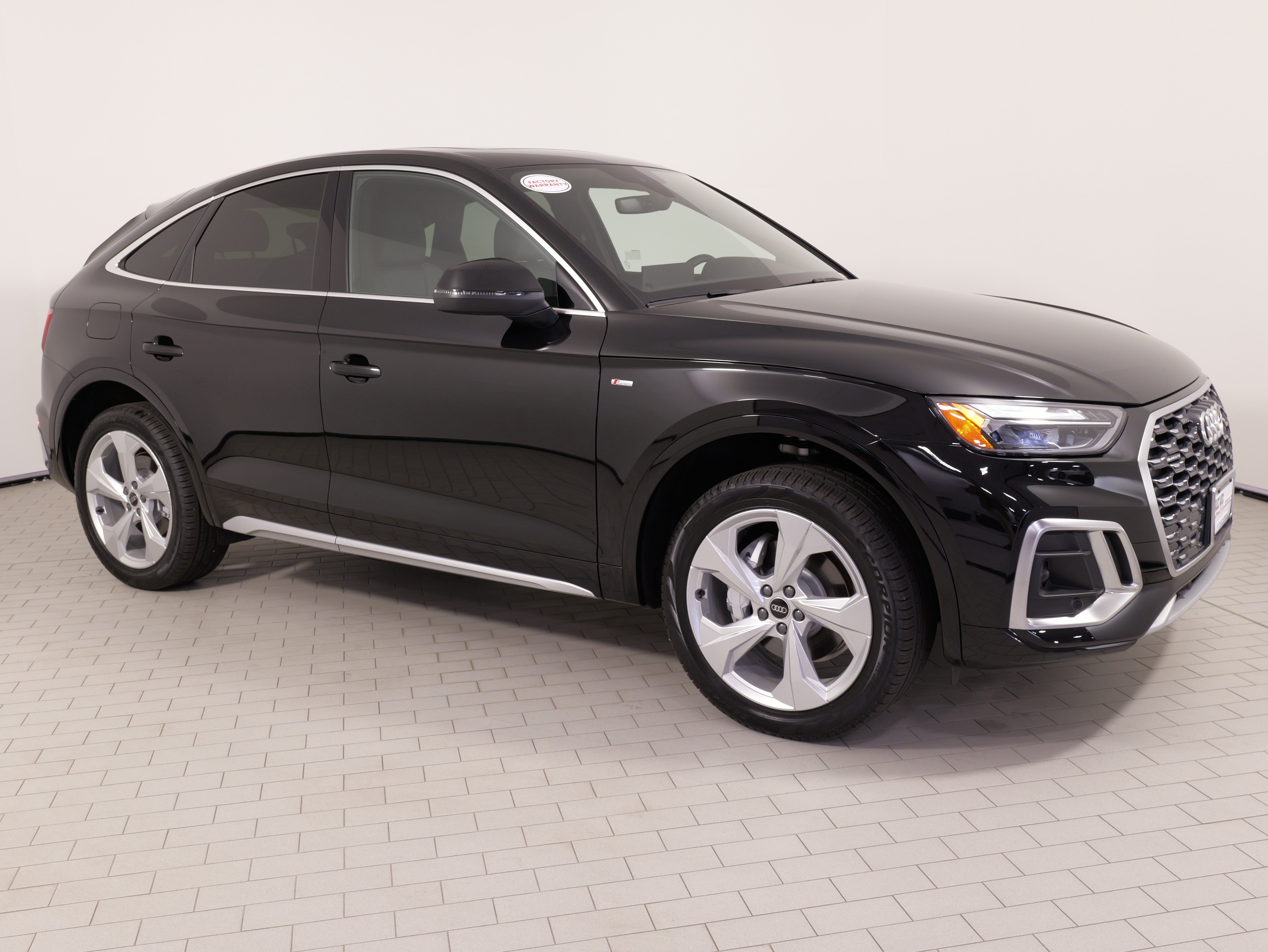 Used 2025 Audi Q5 2.0T Premium Plus w/ Premium Plus Package AWD/4WD image 9