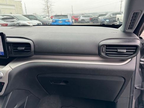 Used 2022 Ford Explorer XLT image 20