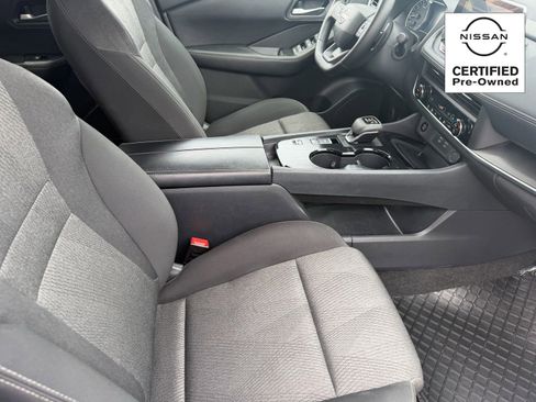 Certified 2025 Nissan Rogue SV FWD image 12