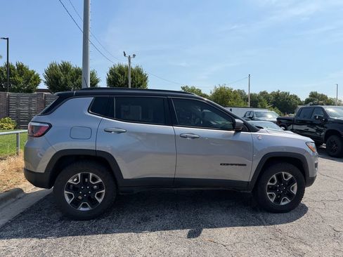 Used 2018 Jeep Compass Trailhawk w/ Leather Interior Group AWD/4WD image 2