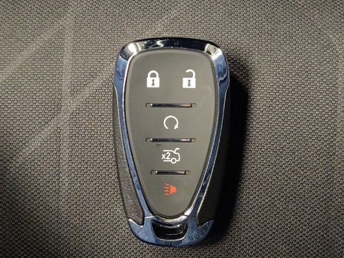 Used 2021 Chevrolet Trax LT w/ LT Convenience Package FWD image 32