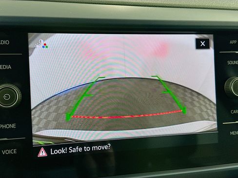 Used 2024 Volkswagen Taos SE image 22