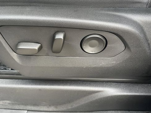 Used 2024 GMC Yukon AT4 w/ Technology Package image 11