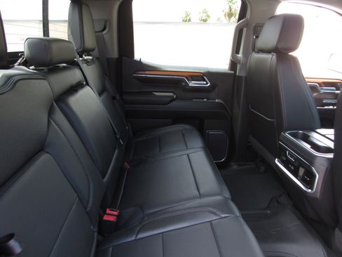 Used 2023 GMC Sierra 1500 Denali AWD/4WD image 12