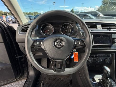 Used 2018 Volkswagen Tiguan S image 6
