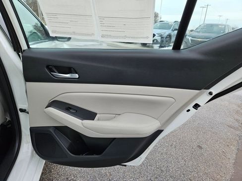 Used 2022 Nissan Altima 2.5 SV image 29