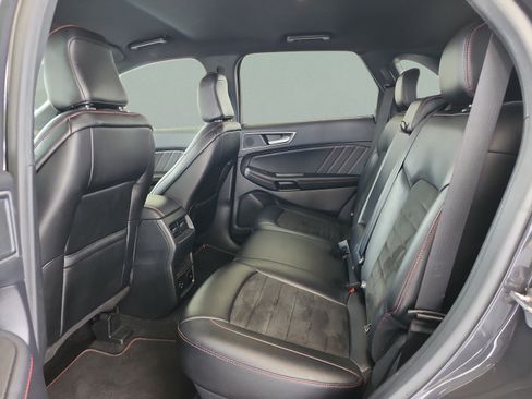 Used 2021 Ford Edge ST-Line FWD image 17