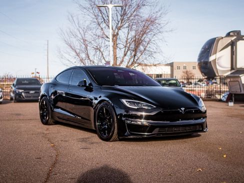 Used 2022 Tesla Model S Plaid image 1