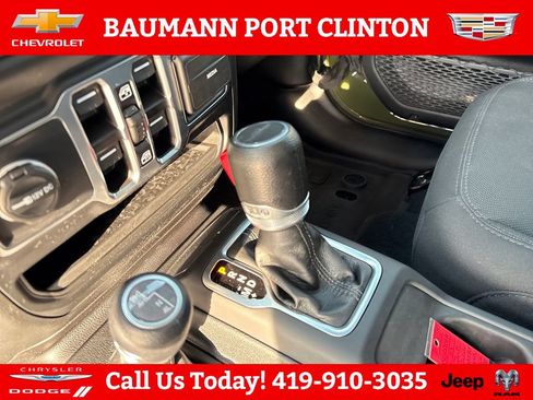 Used 2023 Jeep Gladiator Sport AWD/4WD image 24