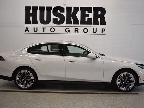 New 2027 BMW 530i xDrive w/ Premium Package AWD/4WD image 2