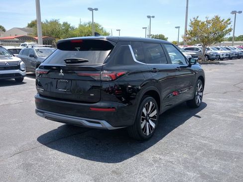 Used 2025 Mitsubishi Outlander SE FWD image 5