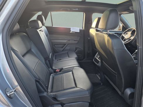 Used 2022 Volkswagen Atlas Cross Sport SE image 21