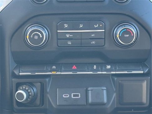 Used 2020 Chevrolet Silverado 1500 LT image 19